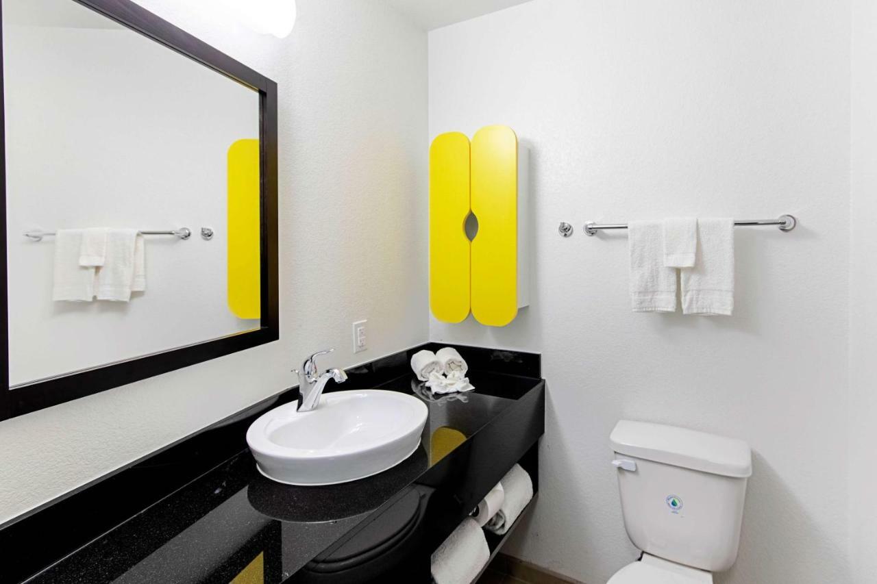 Studio 6 Austin Airport エクステリア 写真