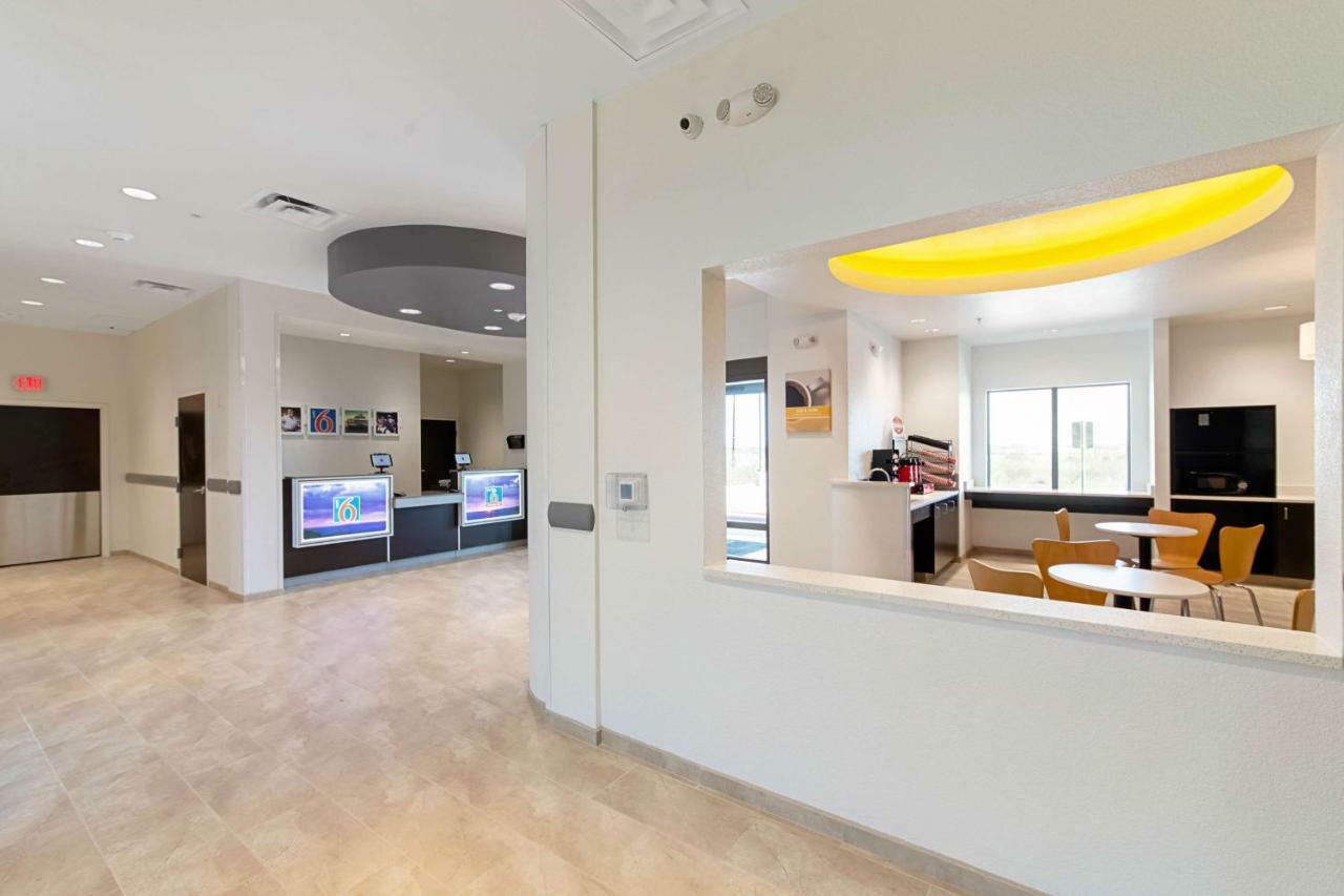 Studio 6 Austin Airport エクステリア 写真